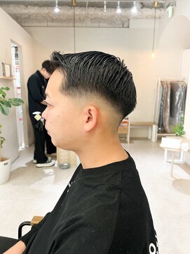 フルールバイアヴァンスクロス(Flulu by avance. cross) フェードカット