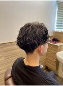 メンズパーマ波巻きスパイラルフェード黒髪