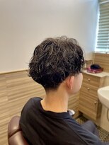 ゼロスバーバー(0's BARBER SHOP)&nbsp;メンズパーマ波巻きスパイラルフェード黒髪