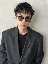 ノイ(noi) センターパートニュアンスパーマ刈り上げツーブロックメンズヘア