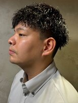 ディスイズバーバーサード(THIS IS BARBER 3rd)&nbsp;スパイラルパーマ ビジネスヘア ツーブロック マッシュ 30代