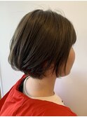 大人可愛いショートボブ×輪郭カバーカット
