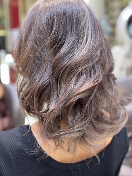 タヤ ハービスPLAZA ENT店(TAYA) ミルクティーインナーカラー