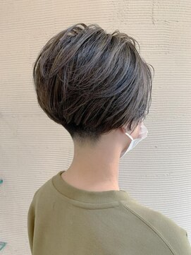 リフレアンドケア ミチ 幸町店(refre&care MICHI) 刈り上げショートスタイル　アッシュグレーカラー