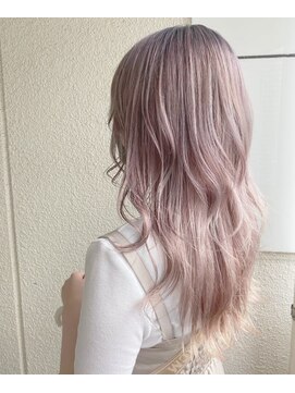 テイラー(Taylor) 【Taylor 大宮】ラベンダーベージュ×外ハネカーリーヘア