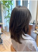 大人レイヤーカット 暗髪ミディアム 黒髪ミディアムレイヤー銀座