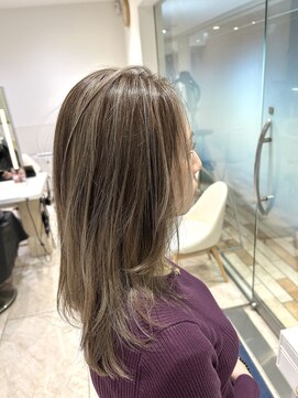 ケンジ 平塚 アネッタ(KENJE annetta) ホワイトベージュ/ハイライトカラー