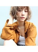 ハイトーングレージュ×ゆるふわ切りっぱなしボブ