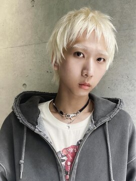 キャロルガーデンズ ボコカ 表参道(Carroll Gardens bococa) 【azu】ブロンド　ブリーチ　メンズカット