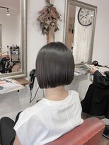 ヘアメイク アンフィ(amphi)&nbsp;切りっぱなしミニボブ..~*＊.
