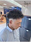 無造作ツイストパーマメンズショートフェードツイストスパイラル