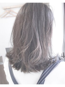 ヘアーアンドアトリエ マール(Hair&Atelier Marl) 【Marlお客様スタイル】ホワイトアッシュの外ハネボブ
