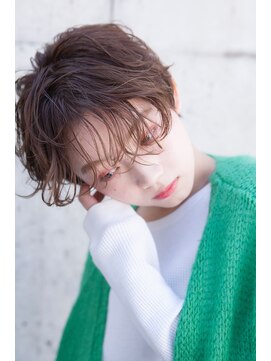 エース (ACE) ACE シースルーバングショート×ミルクベージュ