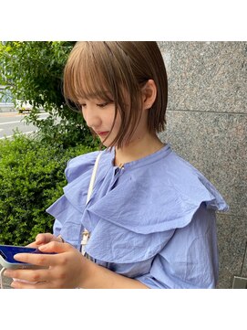 ムーム(Momb) ぷっつりボブとミルキーベージュ