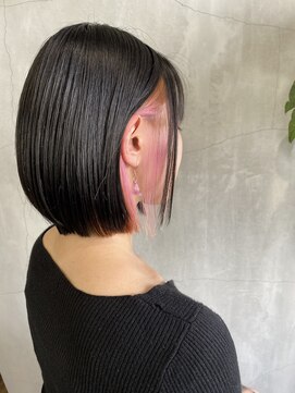 ティティ(TiTi) 人とは違う インナーカラー ビビットピンク ボブ 【TiTi_福田 】