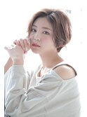 《前地 麻衣》ゆる可愛い大人ショート　かき上げ前髪