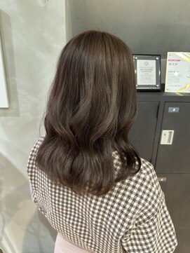 ニキータ(Nikiita) 〈透明感アッシュベージュ〉