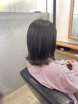 ソッカ(socca) 切りっぱなしミディアムレイヤーボブ