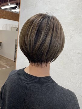 アンジェリカ(Angelica Total Beauty Lifestyle Design) くびレイヤーエモージュ似合わせショートカット