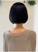 黒髪ボブ　前下がりショート　内巻きワンカール　艶髪