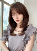 イメチェン後れ毛が可愛い顔周りレイヤー美髪アッシュベージュ