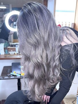 【海外スタイル】ホワイトシャドールーツ×ブリーチ２回