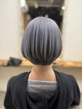 ファム 札幌大通(fam) 20代30代◎秋のブリーチメテオシルバーアッシュ