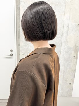 モリオ(morio) 内巻き　ミニボブ　ワンレングスボブ