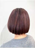 ピンクブラウンにハイライトの大人可愛いボブ