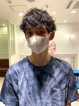 リタ(Lita) ツーブロックマッシュツイストスパイラルパーマ刈り上げ