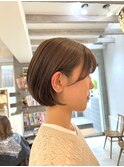 大人ショートボブ×マットベージュ