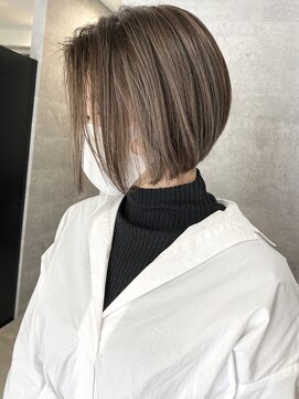 ベア(Bear) ショートボブダブルカラーハイライトハイトーンケアブリーチ