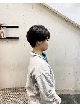 ハルキ ミナト ジャパン オオサカ(HARUKI MINATO japan OSAKA) 40代50代小顔似合わせカットくびレイヤーエモージュ大人可愛い