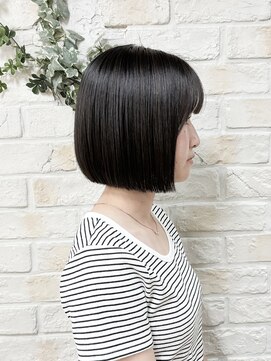 ミックリンクバイリッシュ(mic link by Riche) ぱつっとあご下ボブ