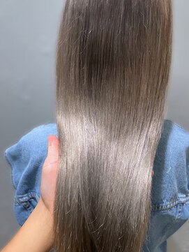 リノショアーズ 日本大通り店(RINOSHORES) 20代30代40代ブリーチありなし艶感カラー透明感ナチュラルカラー