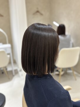 ジーナ 博多(Zina) フワッとボブ