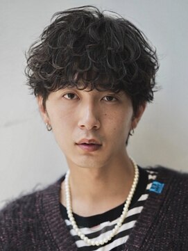 オーシャントーキョーオーバー 渋谷(OCEAN TOKYO OVER) 黒髪ツーブロックビジネス波巻きスパイラルパーママッシュ