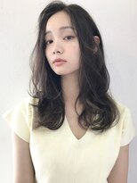 テテ(tete.) センターパート大人セミロングコテ巻きふんわりミディ