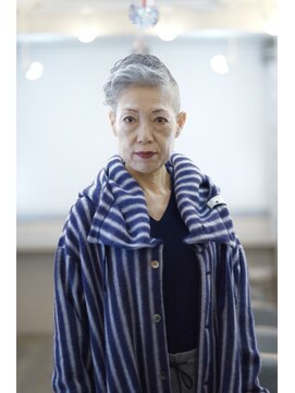 ナナインチ(7inch) 銀座ショートカット 銀座グレイヘア