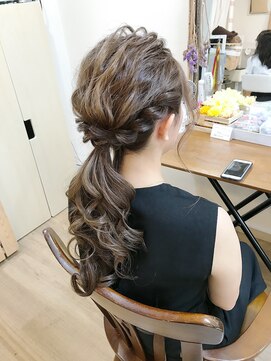 ロカット サロン(Roquat Salon) 二次会ローポニーアレンジ【ヘアアレンジ　立川/立川南/八王子】