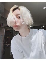 シン(syn) ハイトーン ミディアムマッシュ ホワイト