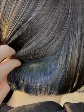 フレイムスヘアデザイン(FRAMES hair design) インナーカラーブルー×シンプルボブ