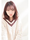 ミディアムボブのニュアンス外はね
