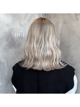 シェリール(CHERiR) ホワイト・シルバー☆ブリーチ３回以上