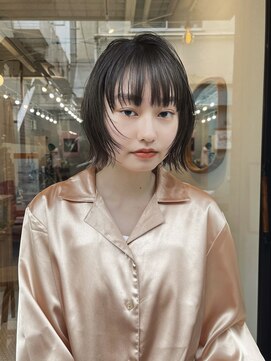 ヒュージ 三軒茶屋(huge) ミニボブ/フェイスレイヤーボブ/ウルフボブ/グレージュ