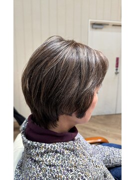 カシータ ヘア リゾート イオンモール熱田店(Casita hair resort) 極ハイライト×白髪ぼかし×ハンサムショート×手櫛で収まる