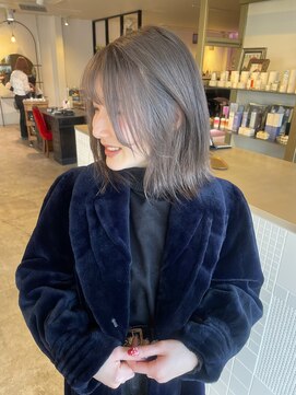 ジジ フルアヘッド(Gigi fullahead) グレージュカラー