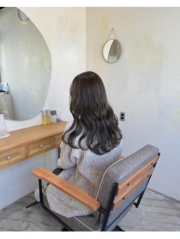 アールファイブ ショウナンダイ(R-5 shonandai)の写真/リラックスしに行った美容室、美容師との会話に気疲れした方にオススメ!個室で髪も心もでリラックス◎