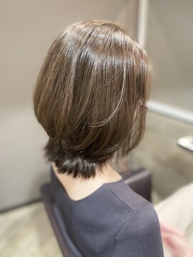 ダンディゾン ブルー 神楽坂(Dans Dix ans bleu) 【Dans Dix ans】シンプルで大人っぽい縦長ラインでスマートに