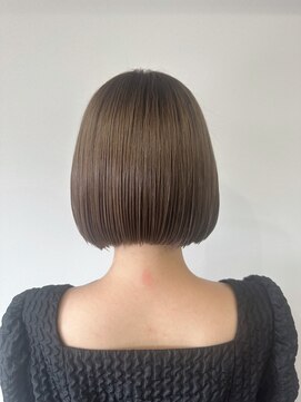 アルレン(Allen) アンバーベージュ【宇都宮/切りっぱなしボブ】